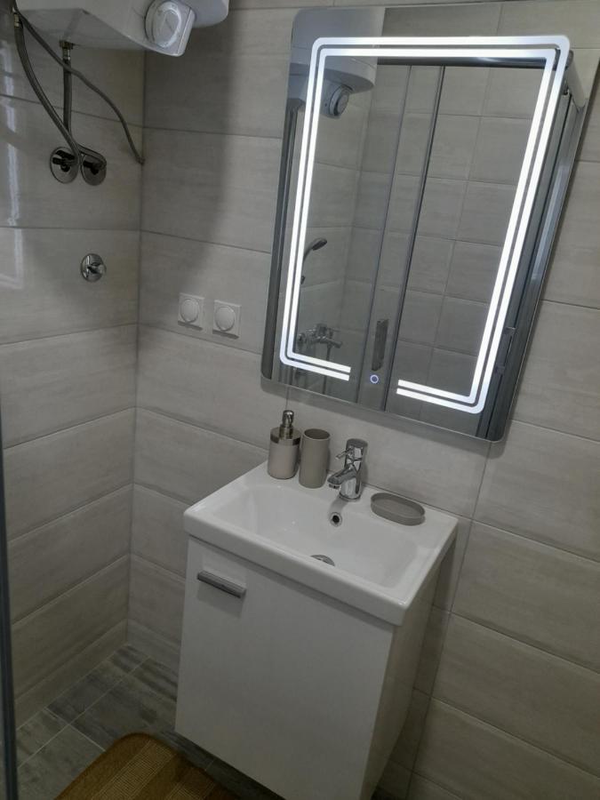 V & V Studio Apartments Ni Exterior foto